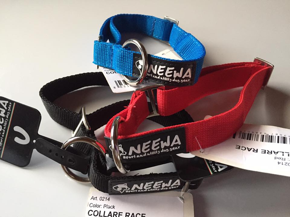 Neewa Racing Collar one size fits all available in 3 colours large ring for attaching the lead so easy even when wearing gloves